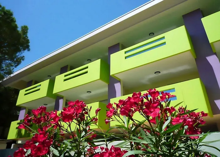 Colorful With Pool Appartamento *