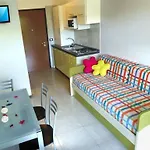 Colorful With Pool Apartmán