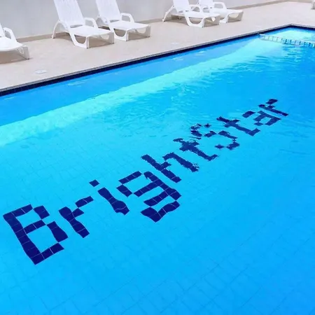 아파트 Colorful With Pool 비비오네