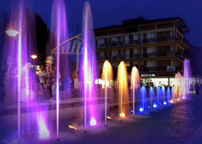 Colorful With Pool Appartement