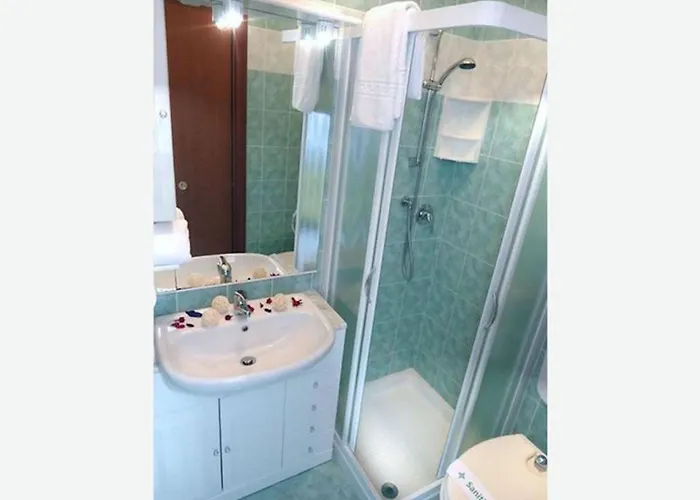 Colorful With Pool Бібіоне